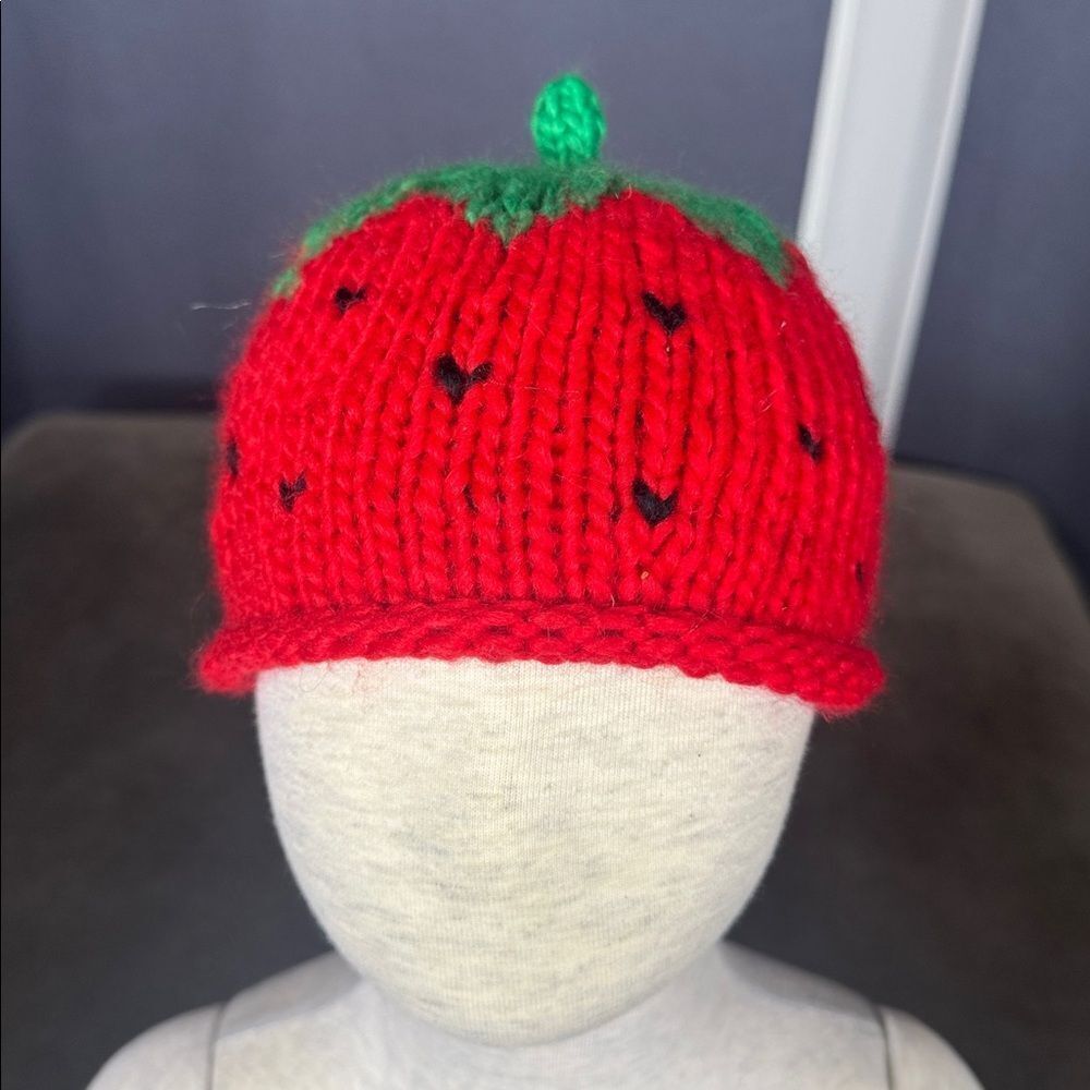 Daisy Baby Infant Crocheted Strawberry Hat Heart Seeds Beanie 6-12 months NWT